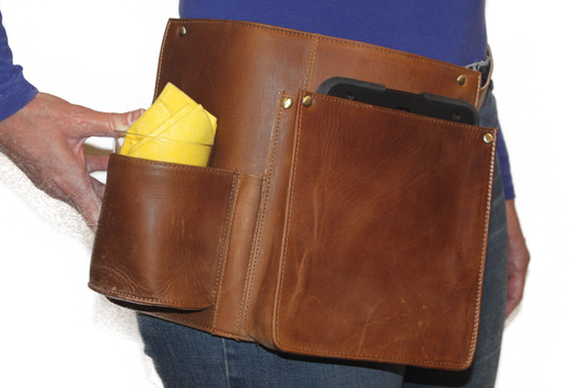 Heupschort 2-delig rechts voor IPad mini en poetsdoekholster Cognac 6621C