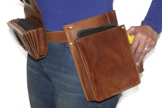 Heupschort 3-delig links voor IPad mini, poetsdoekholster Cognac 6622C+